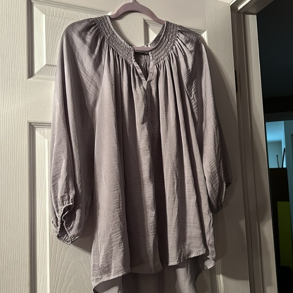 Gray/Silver Top XL 🩷 - Picture 2 of 6